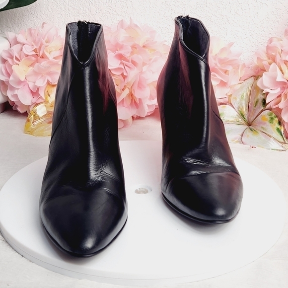 SEYCHELLES Black Leather Ankle Small Heel Boots Size 7M - Picture 9 of 11